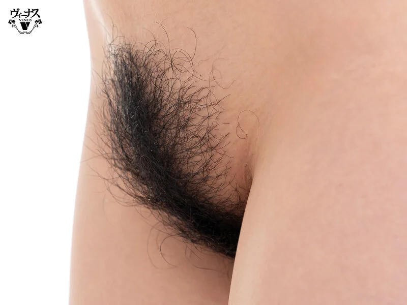 本物素人妻AV Debut!!五つ星ホテルの美人受付嬢は脱いだらスゴいぷっくりエロ乳輪 美月香織